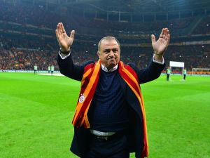 Fatih Terim’e Türk Telekom’da Sevgi Seli