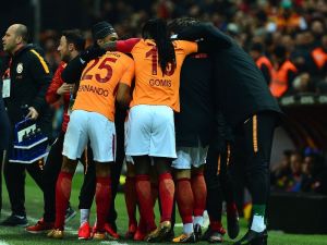 Aslan Fırsatı Tepmedi