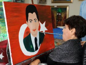 Ağzıyla Çizdi