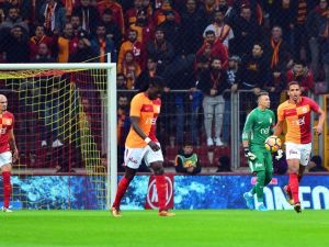 Galatasaray’da 6 Futbolcuya İzin
