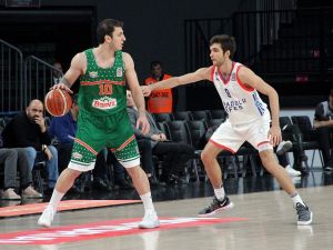 Anadolu Efes Evinde Buz Tuttu