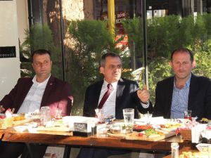 Yomra’da Muhtarlarla İstişare Toplantısı Yapıldı