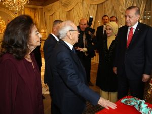 Cumhurbaşkanı Erdoğan’a Tunus’ta Devlet Nişanı Takdim Edildi