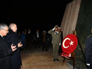 Cumhurbaşkanı Erdoğan’dan Şehitler Anıtına Ziyaret