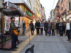 Giresun Belediyesi’nden Sokak Müzisyenleri İçin “Sokak Sahnesi”