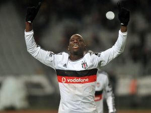 Cenk’in Yerine Demba Ba