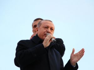 "F-16 Olur, Tank Olur, İnlerine Gireriz”
