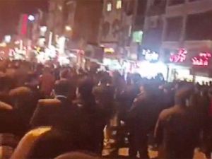 İran’da Göstericiler Valiliği Ele Geçirdi
