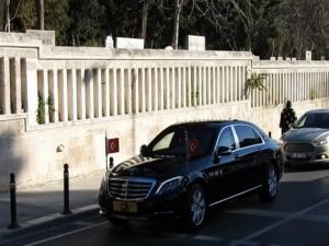 Erdoğan Anne Ve Babasının Kabrini Ziyaret Etti