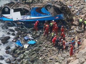 Peru’da Otobüs Uçuruma Devrildi: En Az 48 Ölü