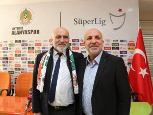 A. Alanyaspor, Hikmet Karaman’la Sözleşme İmzaladı