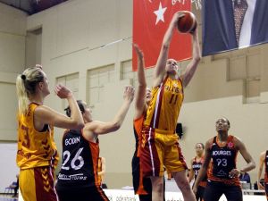 Galatasaray Evinde Farklı Kaybetti