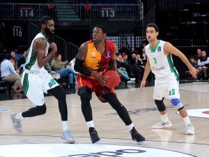 Galatasaray’da Henry Walker İlk Maçına Çıktı