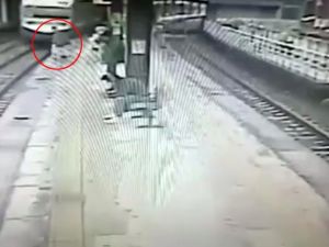 Trene Binmek İçin Acele Edince Canından Oldu
