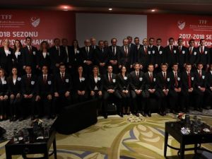 Hakemler Kokartlarını Teslim Aldı