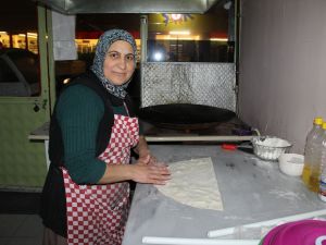 Gözleme İle Hayata Tutundu