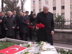 Yıldırım, Yazıcıoğlu’nun Mezarını Ziyaret Etti