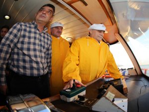 Bakanlar Fakıbaba ve Bak Tekne İle Balığa Açıldı