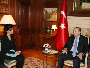 Avrupa Parlamentosu Üyesini Kabul Etti