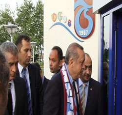 Başbakan Erdoğan'dan Trabzonspor'a ziyaret