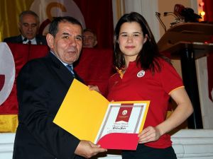 Galatasaray’da Yeni Divan Kurulu Üyeleri Beratlarını Aldı