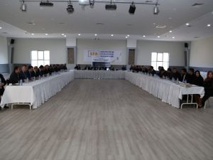 Artvin’de ‘Şehirlerin Ekonomik Beklentileri Paneli’ Gerçekleştirildi