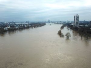 Almanya’da Ren Nehri Taştı