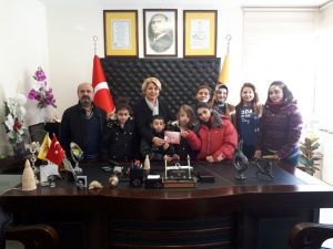 Özel Öğrencilerden Artvin Ptt Başmüdürü Gönül Kocaman’a Ziyaret
