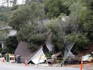 California’da Sel: 5 Ölü