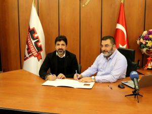 Gaziantepspor, Oktay Derelioğlu Sözleşme İmzaladı