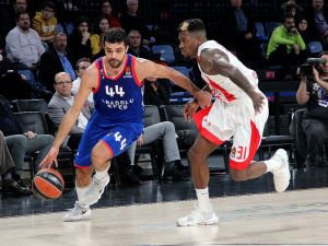 Anadolu Efes Fırtına Gibi Esti