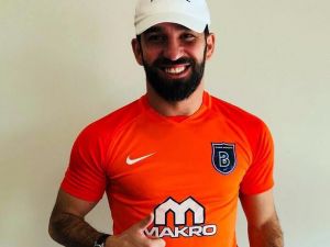 Arda Turan İstanbul’a Geldi