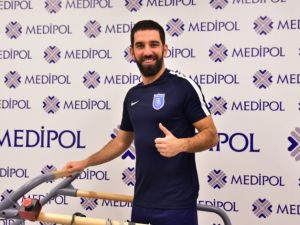 Arda Turan Sağlık Kontrolünden Geçti