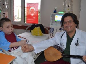 Yüzü Çocuk Gibi Ama Yaşı 21