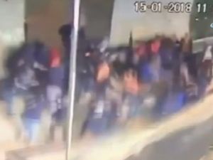 Endonezya’da Borsa Binasının Asma Katı Çöktü: 77 Yaralı