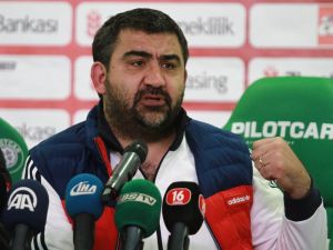 Ümit Özat Esti Gürledi
