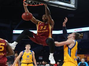 Galatasaray Odebank Farklı Yenildi