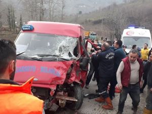 Giresun’da 50 Metre Arayla İki Kaza Oldu: 2 Yaralı