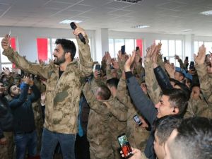 Yusuf Güney Bu Kez Şanlıurfa’da Mehmetçik’i Coşturdu