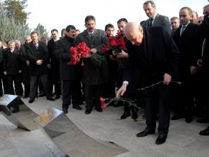 Mhp Lideri Bahçeli, Ülkücü Şehitler Anıtını Ziyaret Etti