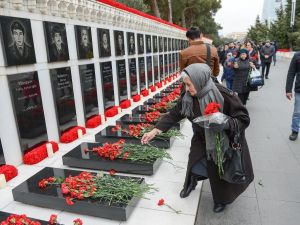 Azerbaycan 20 Ocak Şehitlerini 28. Yıldönümünde Anıyor