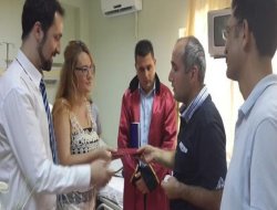 Hastane odasında nikah kıydılar