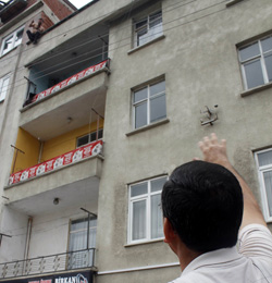 RTEÜ'lü İlahiyatçı İntiharcıyı Böyle Vazgeçirdi