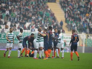 Başakşehir Zirveyi Bırakmadı