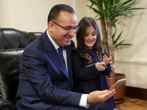 Bozdağ, Minik Ayşe’yi Ağırladı