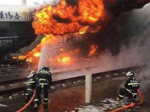 Çin’de Hızlı Tren Alev Aldı