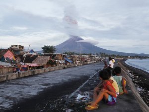 Mayon Durulmuyor: 85 Bin Kişi Tahliye Edildi