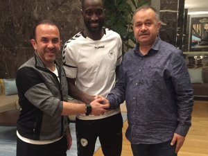 Yatabare Hastaneye Kaldırıldı