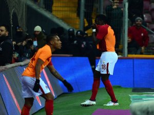 Gomis’ten ‘Para’ Göndermesi