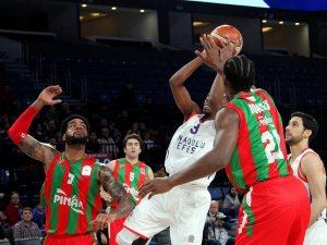 Efes Evinde Kazandı